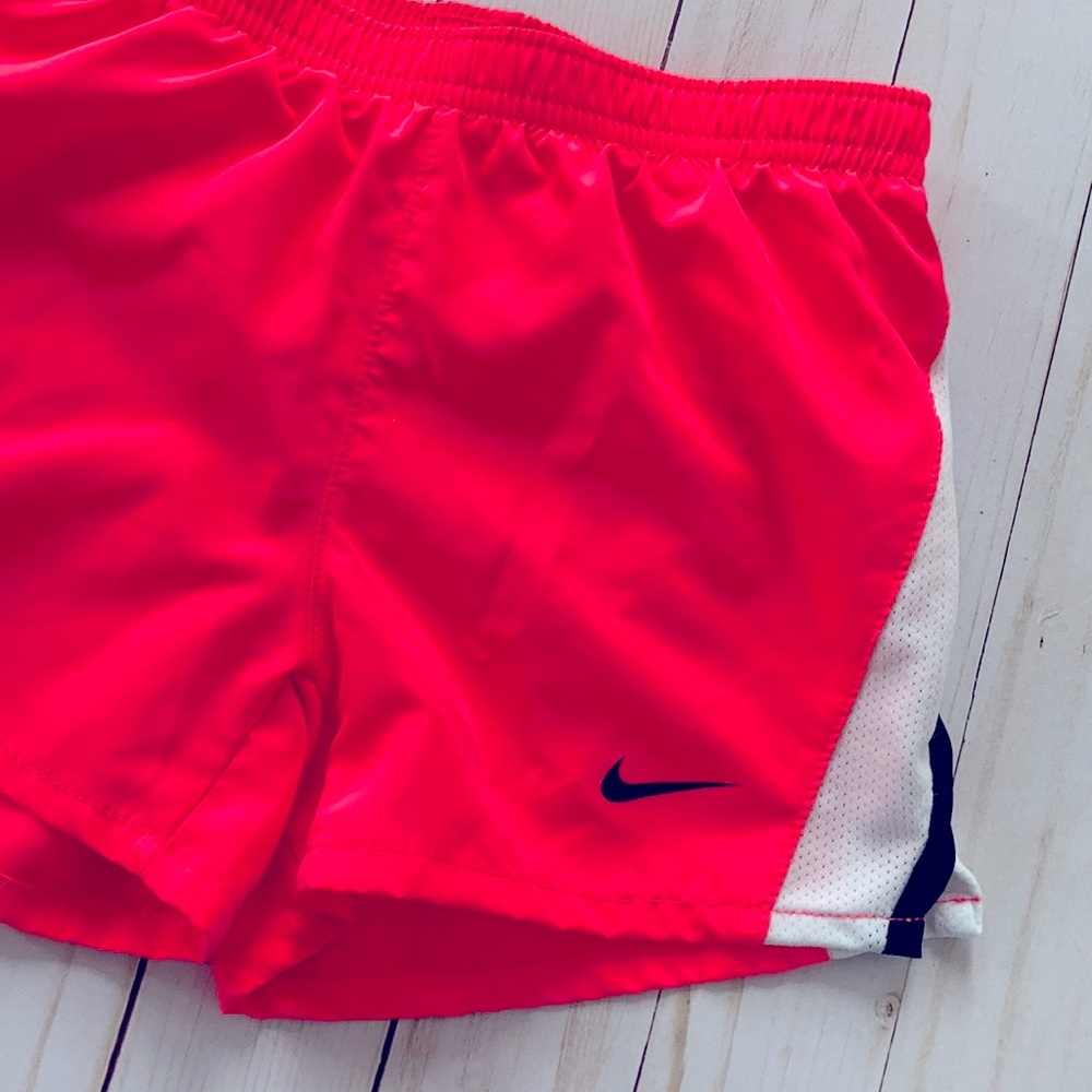 Girls Nike Dri Fit Athletic Shorts - Picture 2 of 4